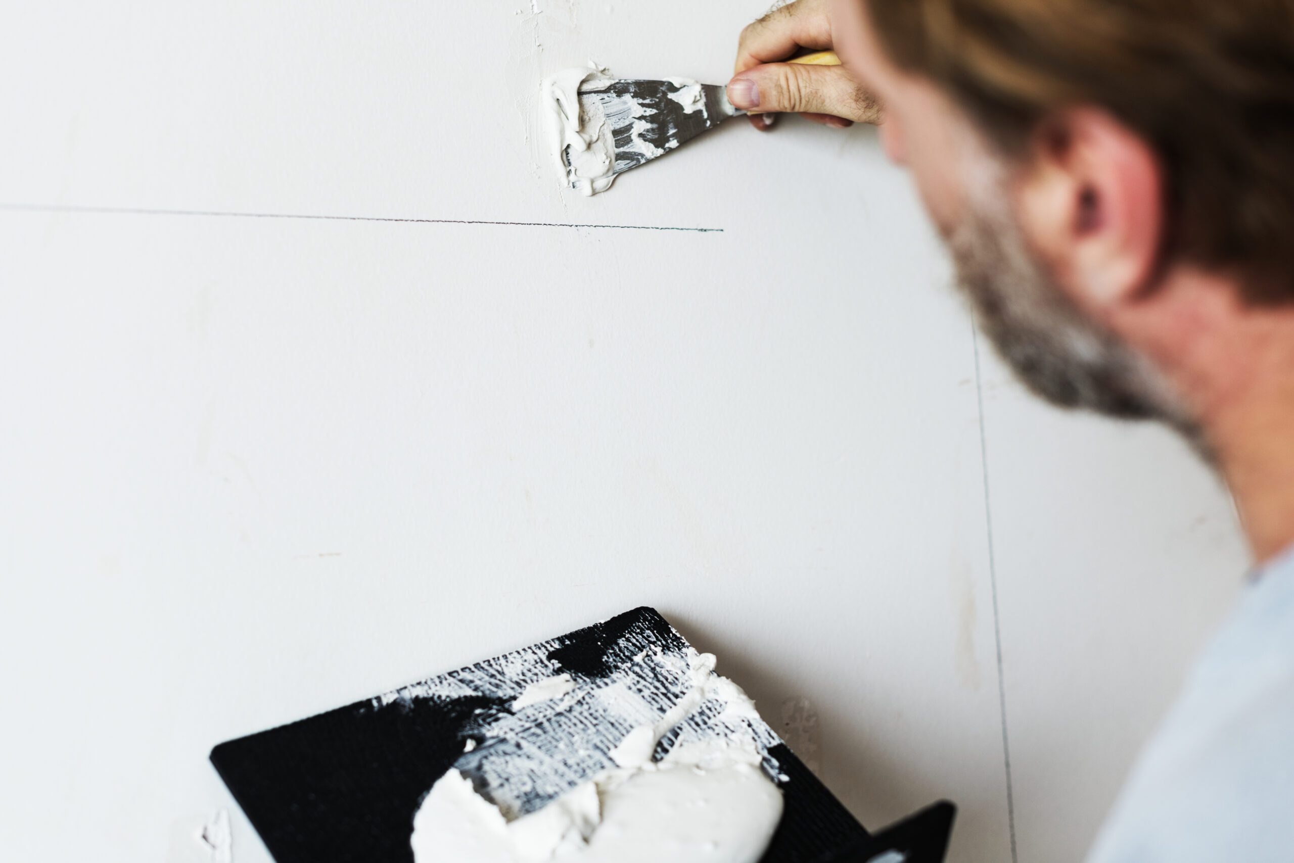 DIY: malowanie płytek w łazience – czy to się opłaca?