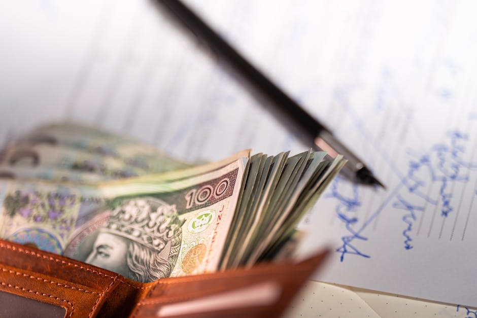 Darmowe zdjęcie z galerii z 100 złotych, analiza finansowa, banknot