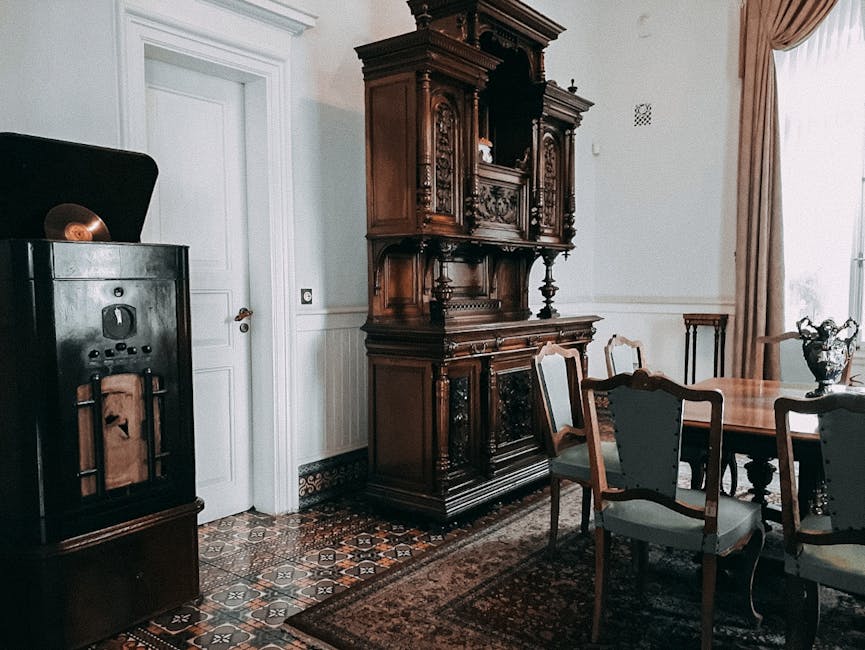 Wnętrze Domu W Stylu Retro Z Gramofonem I Rzeźbioną Drewnianą Szafką 